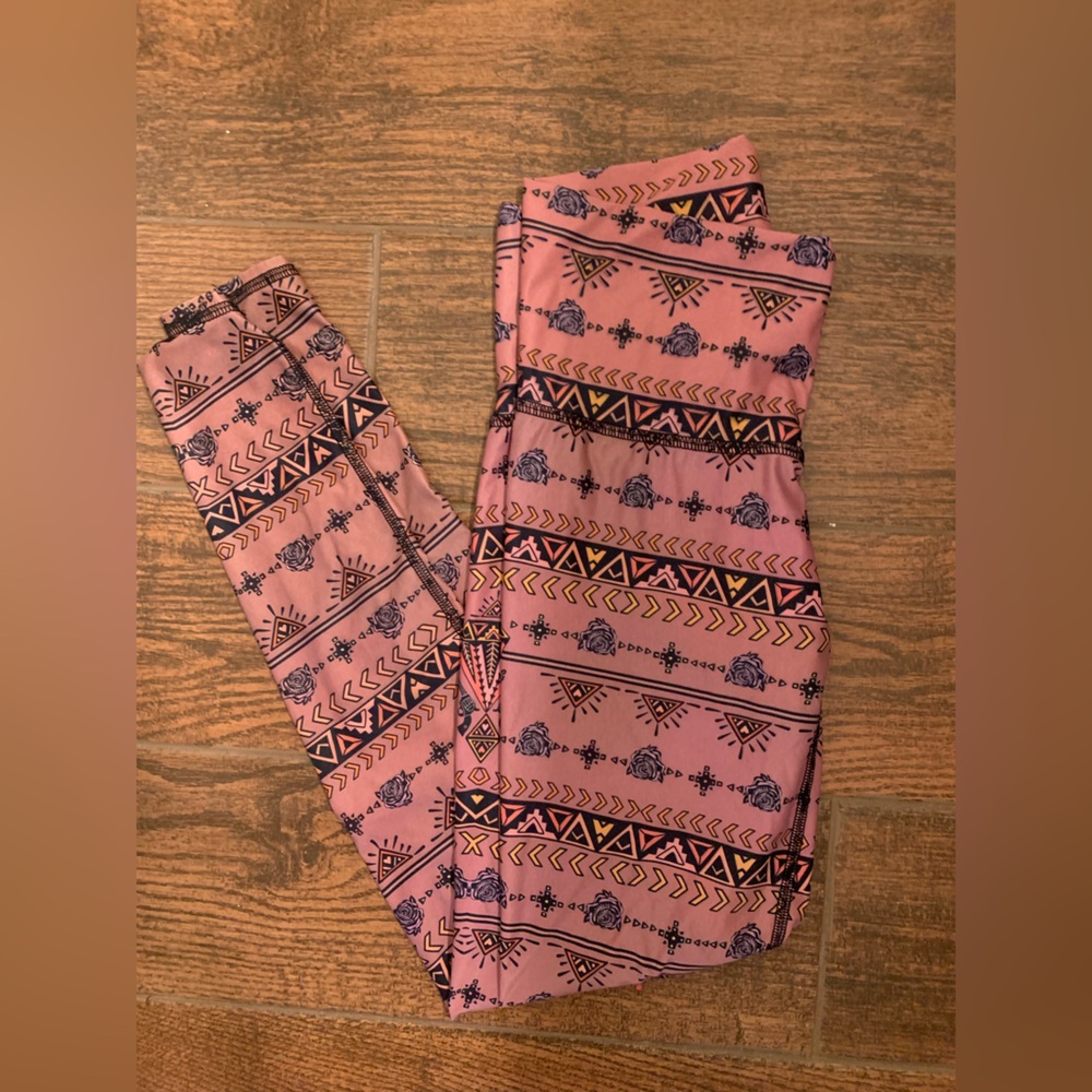 Pink Teeki printed hot pants 🩷
